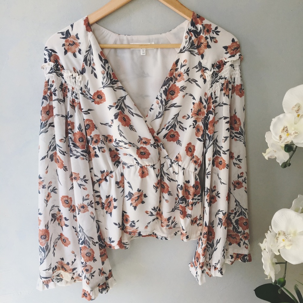 ✨ON SALE - Romantic Feminine June & Hudson Top 